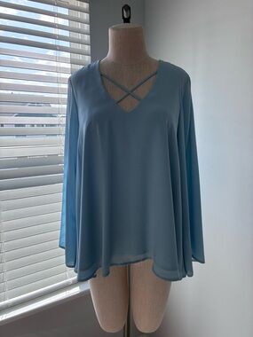 Karen Kane Women’s Blue V-Neck Blouse